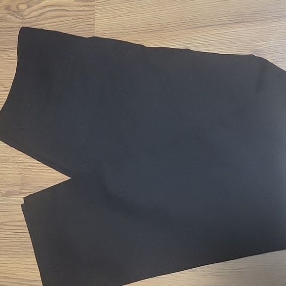 Quince Ultra Stretch Ponte Straight Leg Pants in Black - medium petite - Picture 6 of 11